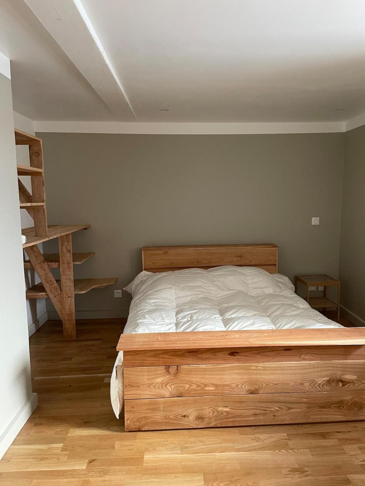 La Petite Bergerie En Pierre Surplombant Le Lac Real Ngoại thất bức ảnh